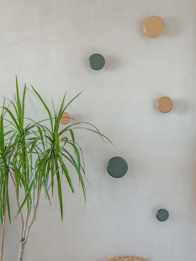 Casa Soho , feliz fin de semana 

Percheros de pared de @kavehome

#diseñoydecoracion #diseñodeinteriores #salon #reformasdecasas #reformasintegrales #decoracion #interiordesign #reformasdecasas #reformaintegral #reformasmadrid #homedeco